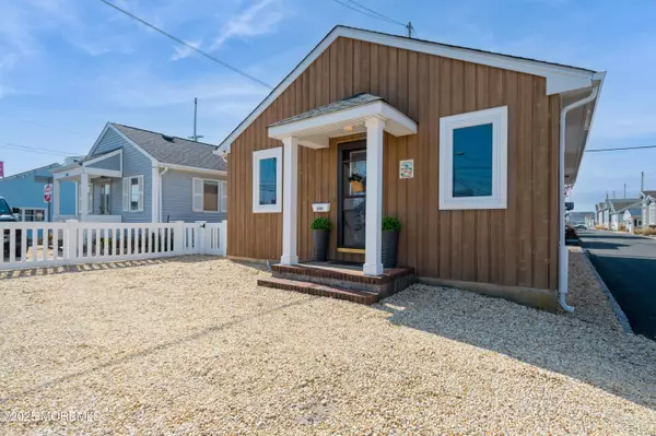 Lavallette, NJ 08735,3167 Route 35 #B