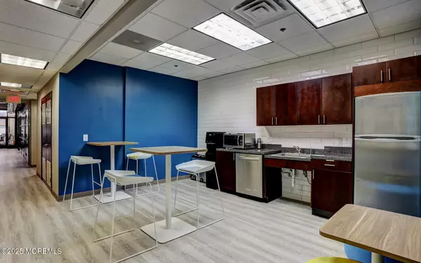 Asbury Park, NJ 07712,603 Mattison Avenue #323