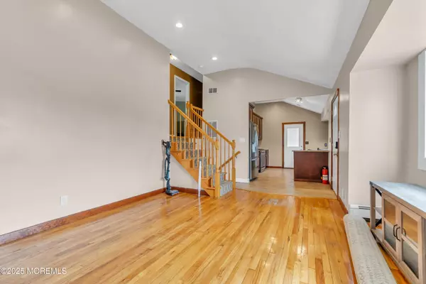 Hazlet, NJ 07730,6 Lillian Drive