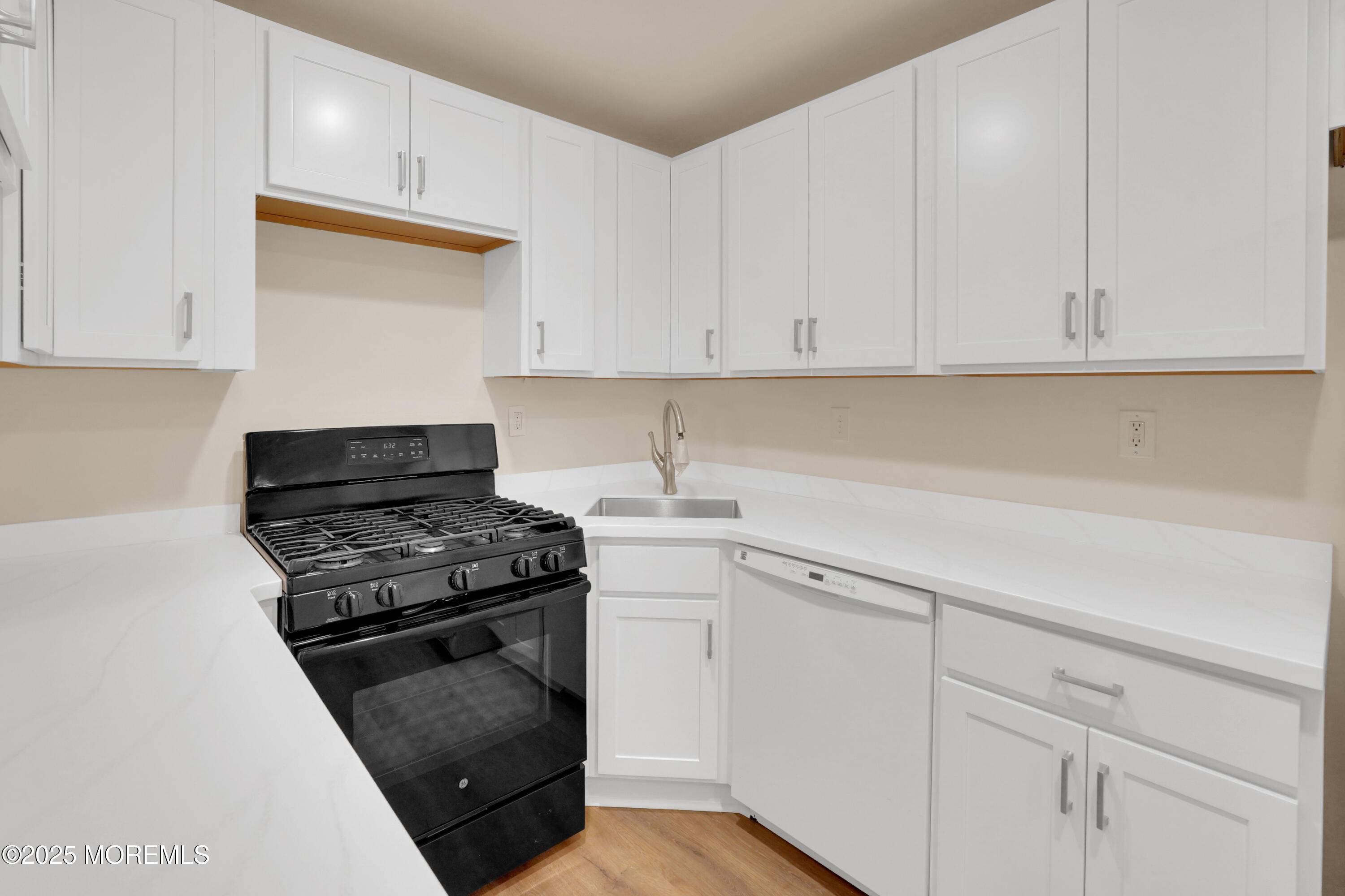 Red Bank, NJ 07701,160 Arrowwood Court #108