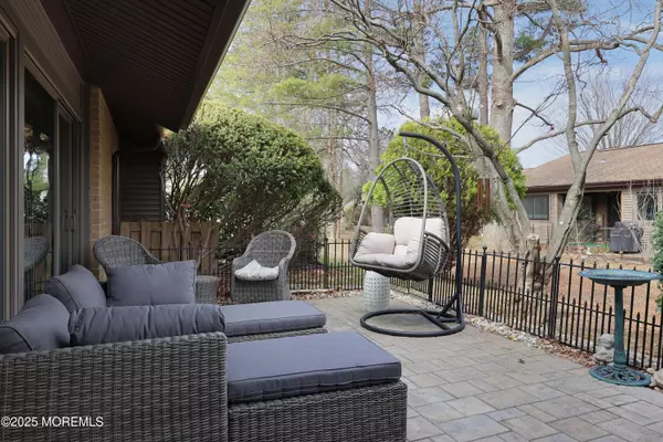 Red Bank, NJ 07701,16 Claremont Court