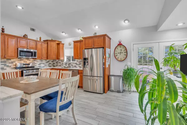 Hazlet, NJ 07730,6 Coral Drive