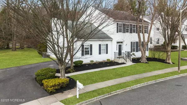 21 Edinburg Lane, East Brunswick, NJ 08816