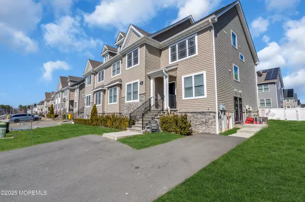 Lakewood, NJ 08701,71 Broadway Avenue