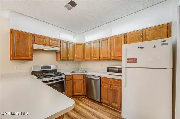 East Brunswick, NJ 08816,308 Wycoff Way W