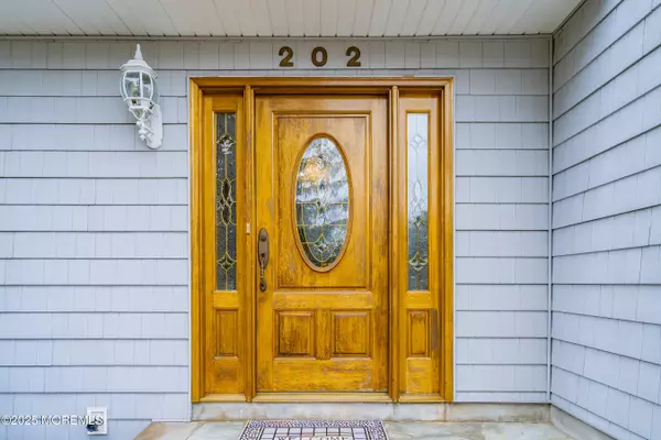 Aberdeen, NJ 07747,202 Alden Court