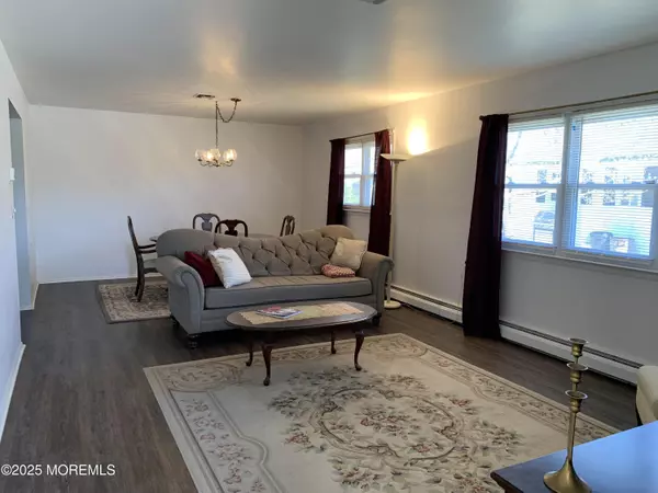 Toms River, NJ 08757,7 Bonasse Street