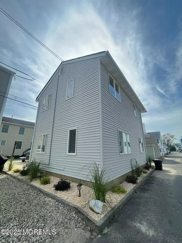 Lavallette, NJ 08735,23 E Surf Way