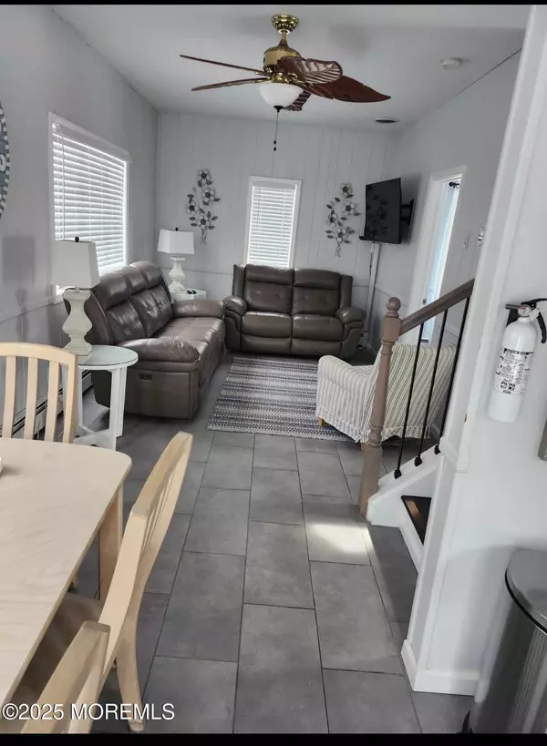 Lavallette, NJ 08735,23 E Surf Way