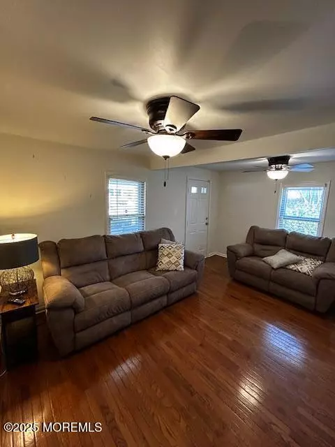 Englishtown, NJ 07726,27 Hamilton Street