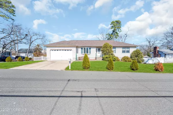 Beachwood, NJ 08722,82 Bowline Street