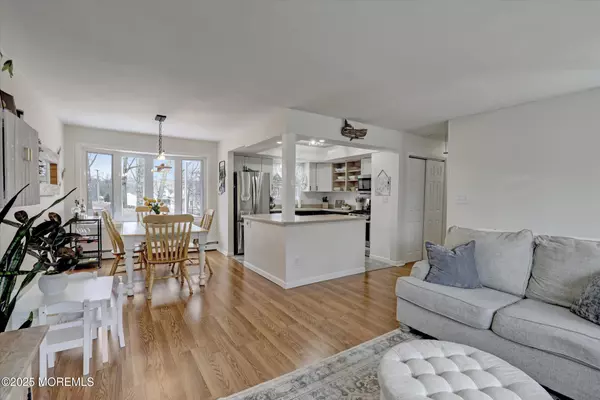 Bayville, NJ 08721,318 Bay Boulevard