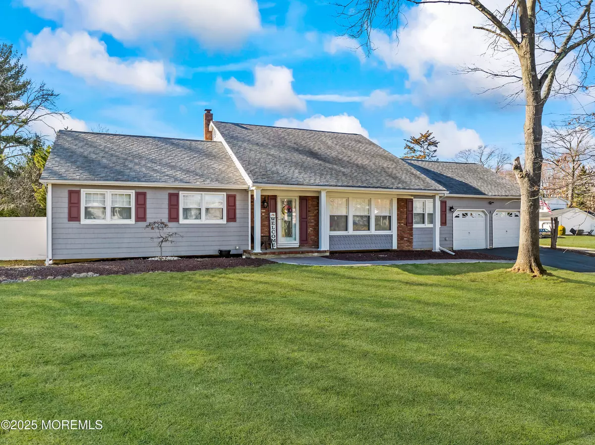 Morganville, NJ 07751,4 Whitman Road