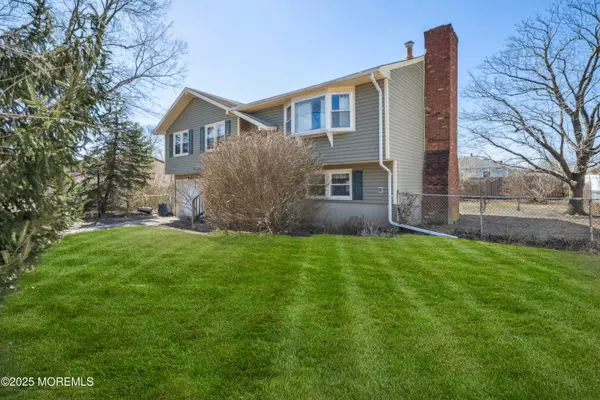 Lanoka Harbor, NJ 08734,510 Teakwood Drive