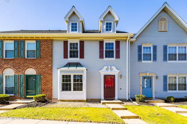 18 Albury Way, North Brunswick, NJ 08902
