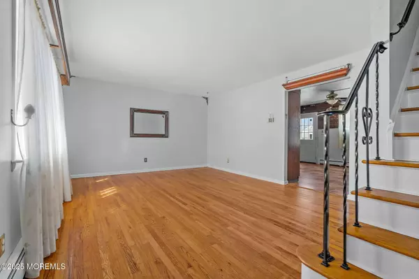 Hazlet, NJ 07734,11 Mercer Street