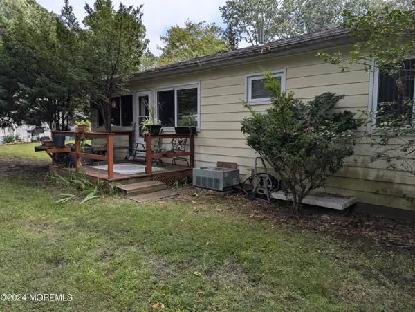 Whiting, NJ 08759,10 Idaho Drive