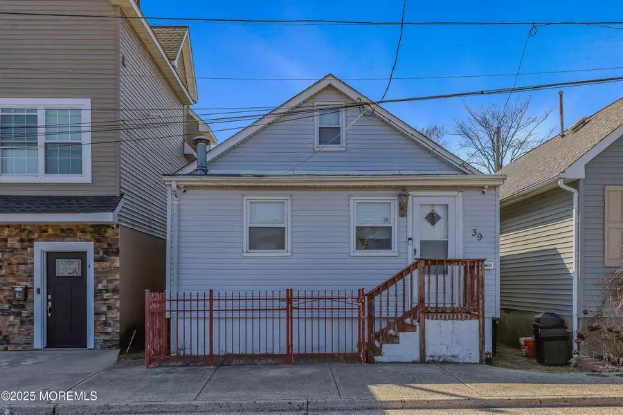 39 Hill Street, Keansburg, NJ 07734