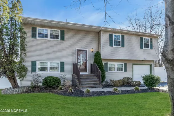 Hazlet, NJ 07730,3 Rothbard Road