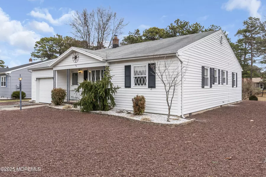 56 Millbrook Drive, Toms River, NJ 08757