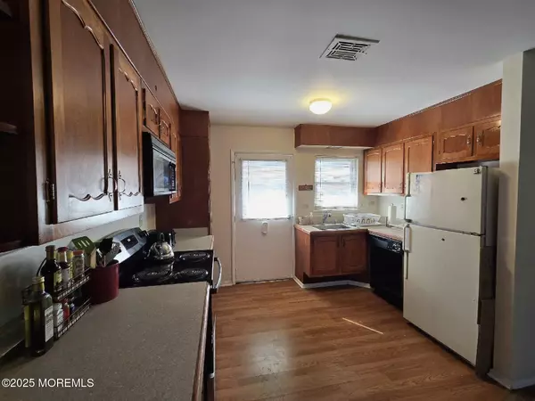 Lakewood, NJ 08701,65 Dorchester Drive