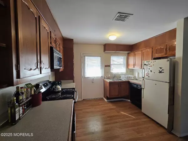 Lakewood, NJ 08701,65 Dorchester Drive