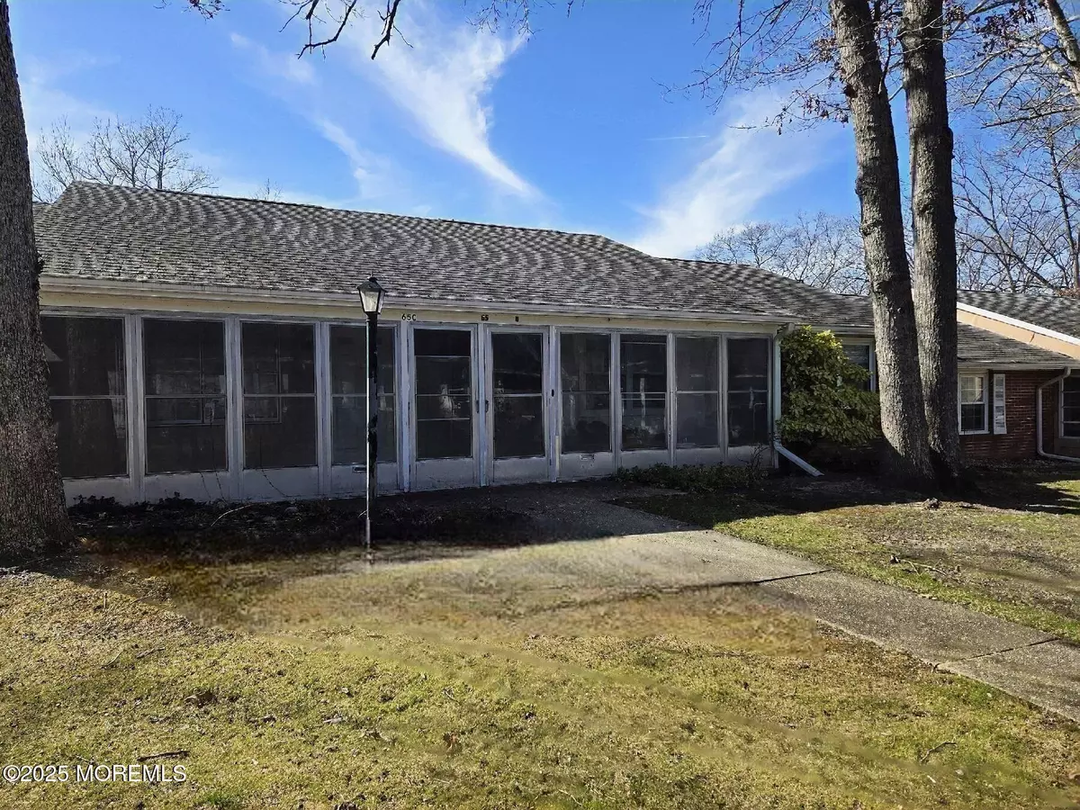 Lakewood, NJ 08701,65 Dorchester Drive