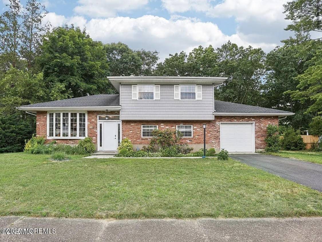 Howell, NJ 07731,40 Lockwood Avenue