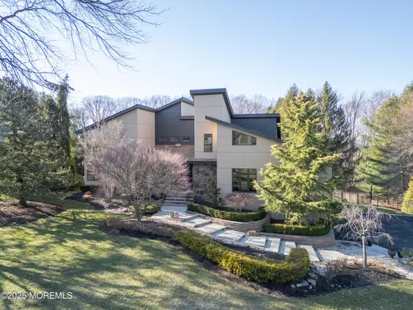 Holmdel, NJ 07733,13 Dora Lane