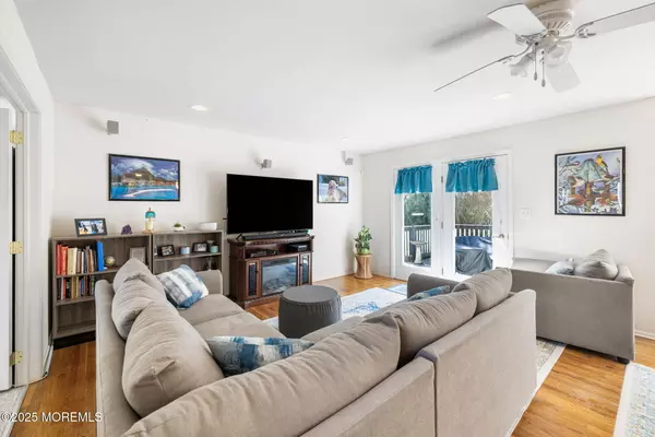 Manahawkin, NJ 08050,1113 Barnacle Drive