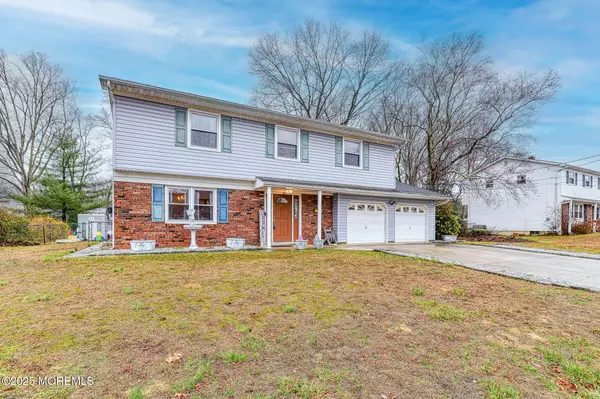 Howell, NJ 07731,13 Forrest Hill Drive