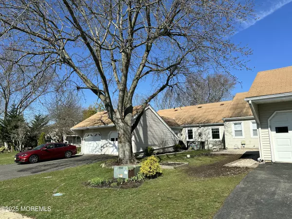 Freehold, NJ 07728,112 Pilatus Platz #C