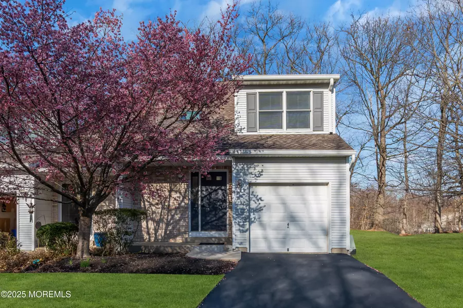 29 Maria Court, Holmdel, NJ 07733