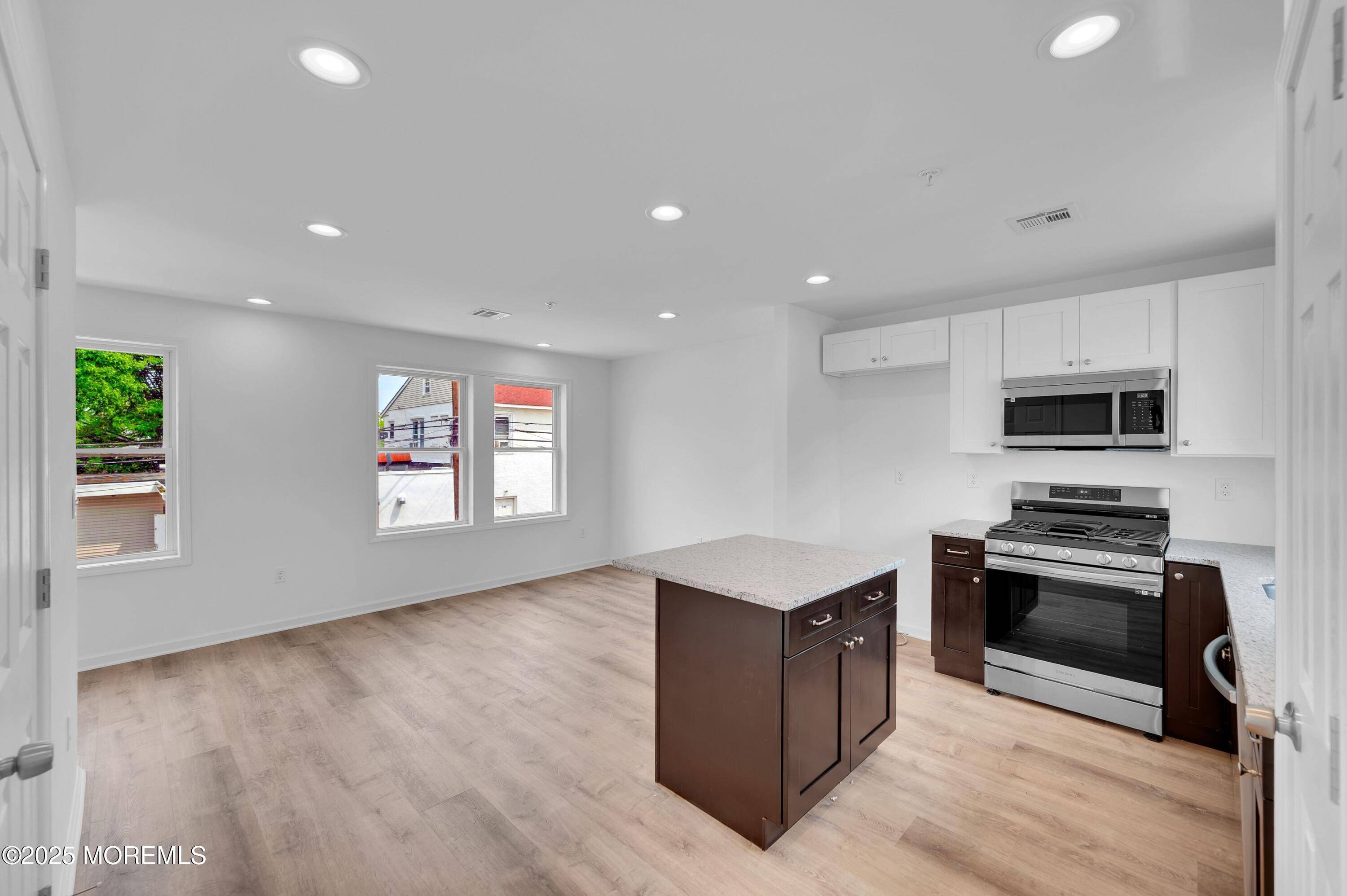 Keansburg, NJ 07734,42 W Shore Street