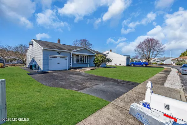 Toms River, NJ 08757,4 Auburn Road