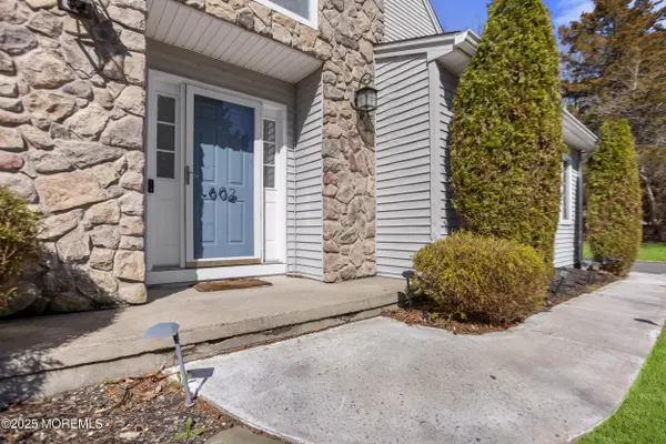 Jackson, NJ 08527,602 Symphony Court