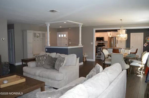 Aberdeen, NJ 07747,22 Carol Lane