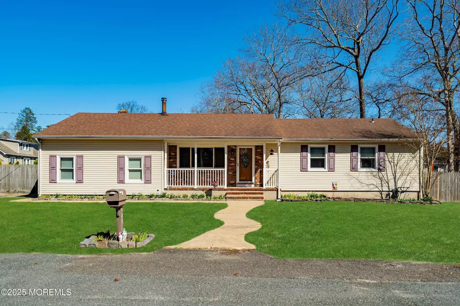 427 Harding Avenue, Bayville, NJ 08721
