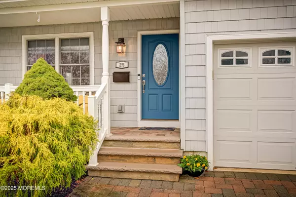 Hazlet, NJ 07734,25 Thorne Place