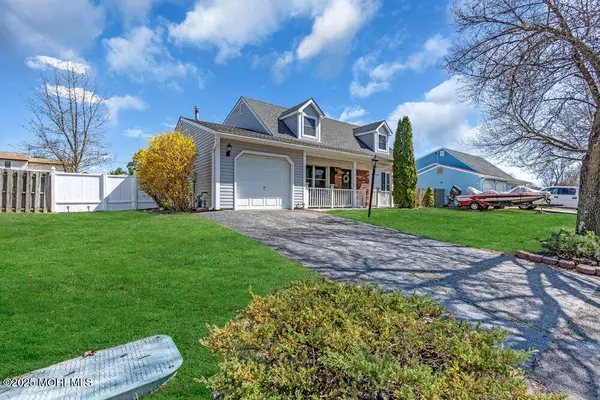 Howell, NJ 07731,38 Peachstone Road