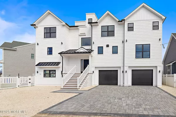 Manahawkin, NJ 08050,1042 Jennifer Lane