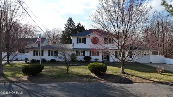 Jackson, NJ 08527,16 Locust Avenue