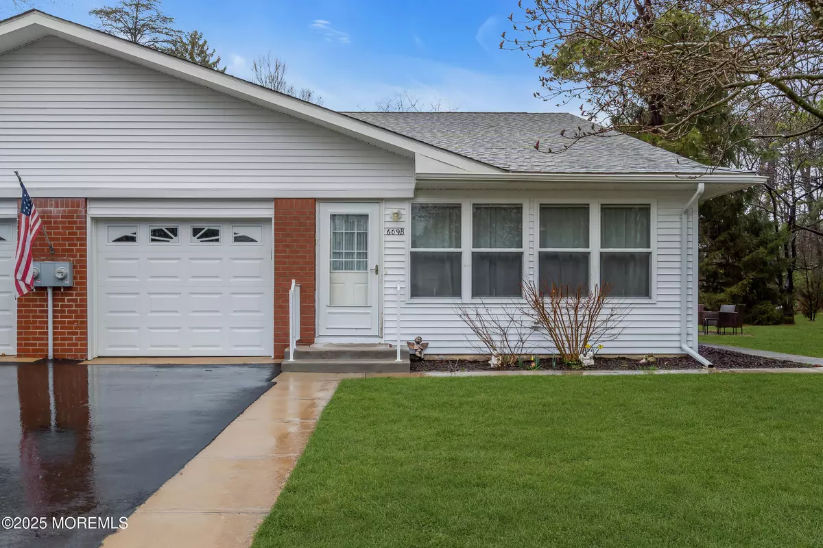 Whiting, NJ 08759,609 Willow Court #B