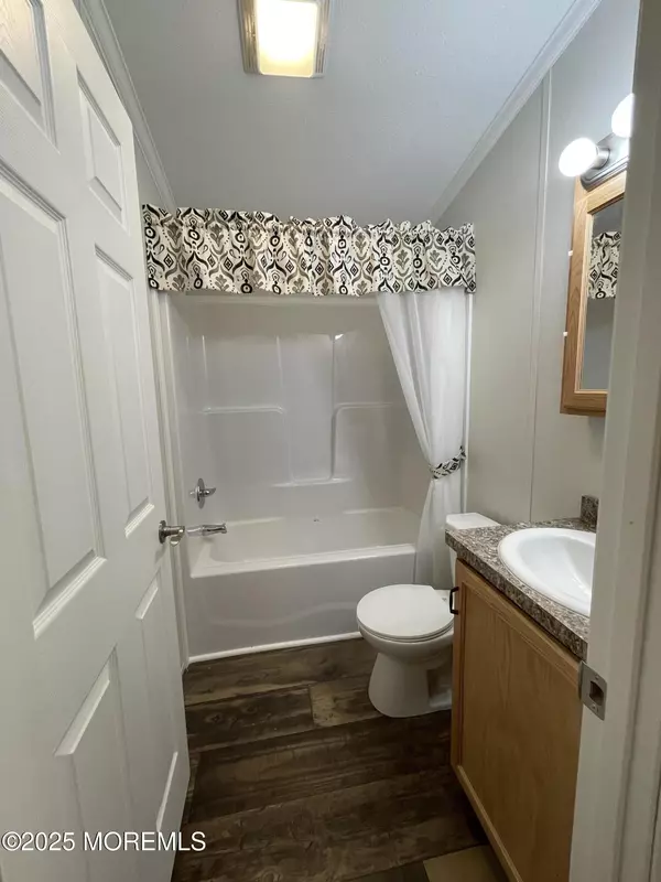 Hazlet, NJ 07730,32 Pine Creek Village