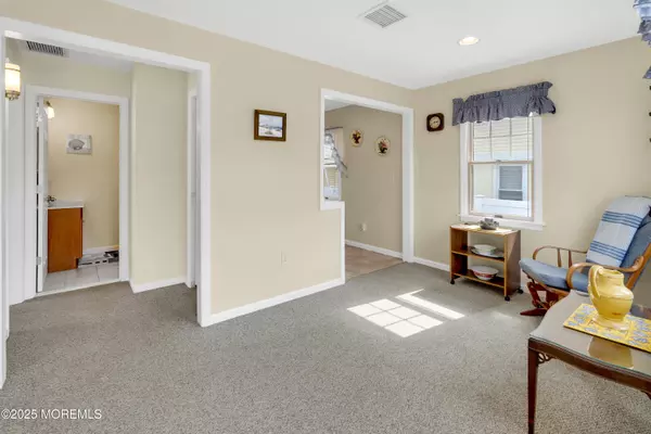 Highlands, NJ 07732,61 Snug Harbor Avenue