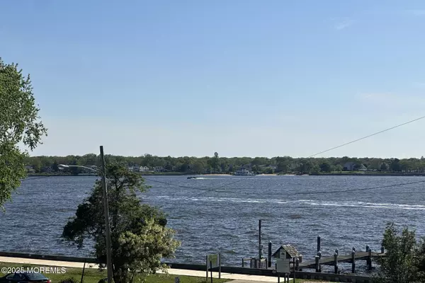 Island Heights, NJ 08732,20 River Avenue