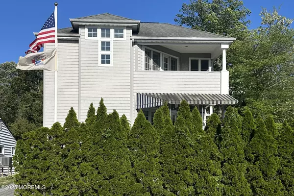 Island Heights, NJ 08732,20 River Avenue