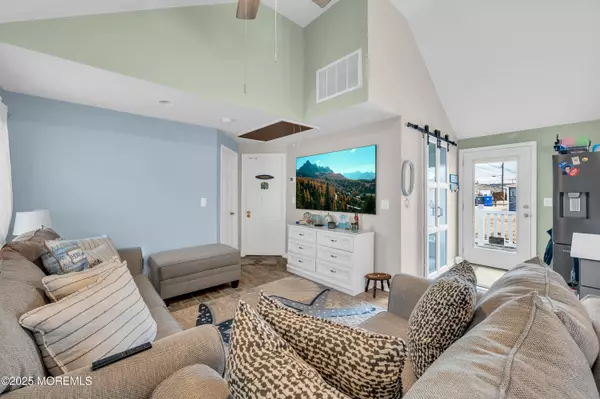 Lavallette, NJ 08735,100 W Penguin Way