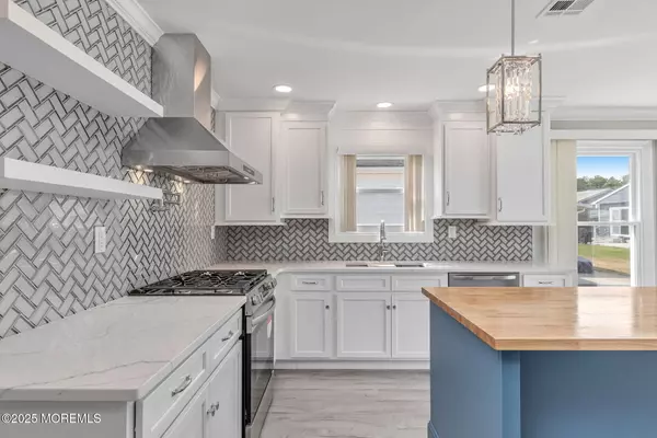 Toms River, NJ 08757,11 Camrose Street