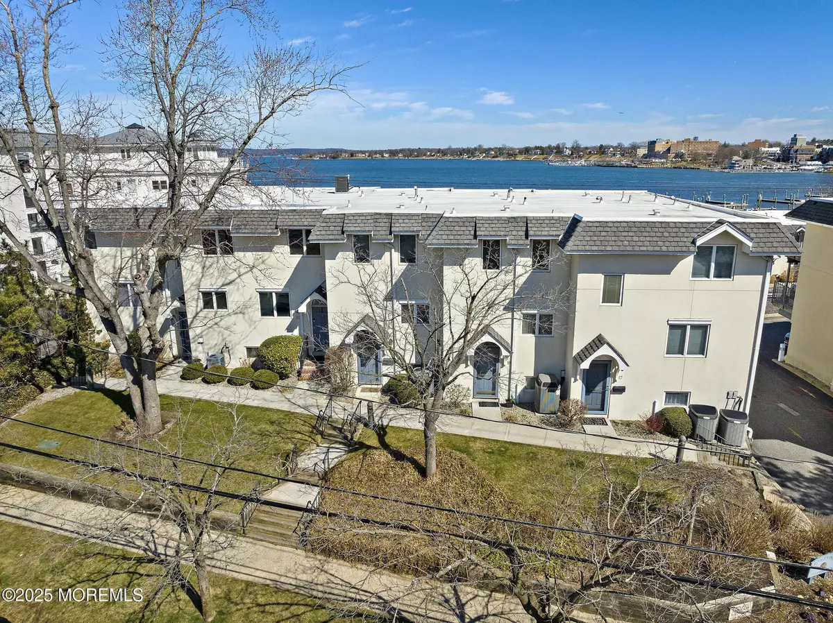Red Bank, NJ 07701,130 Bodman Place #20